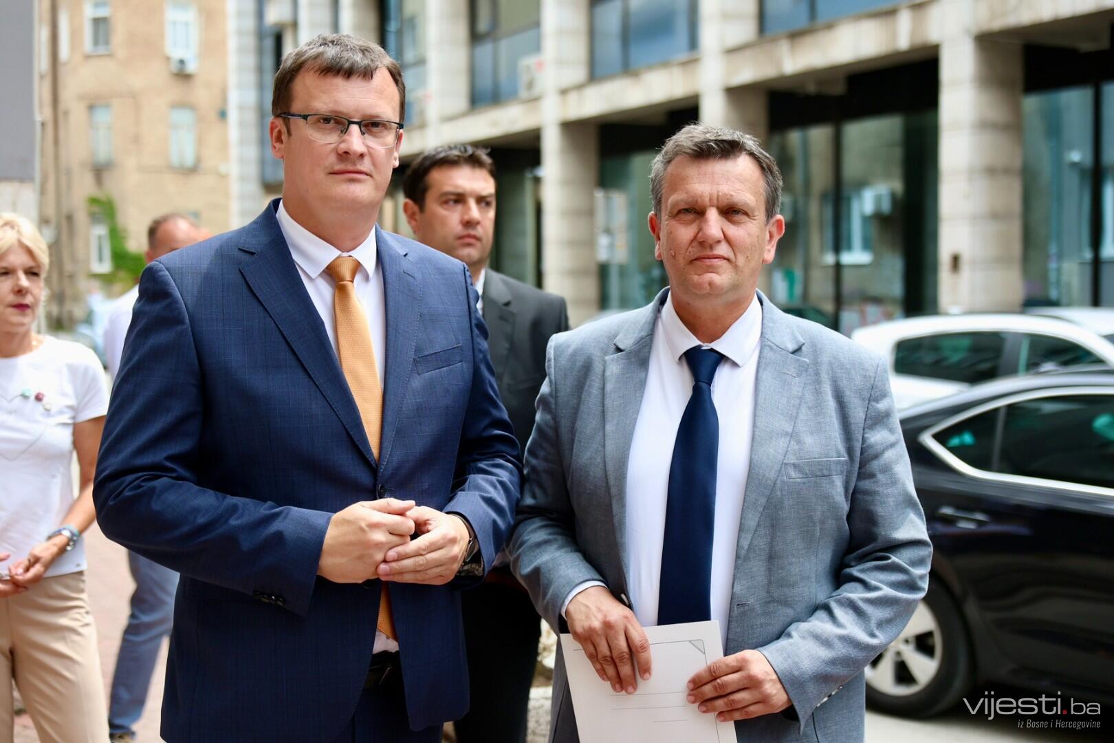 SDS spreman na dogovor s opozicijom, poslali poruku Vukanoviću