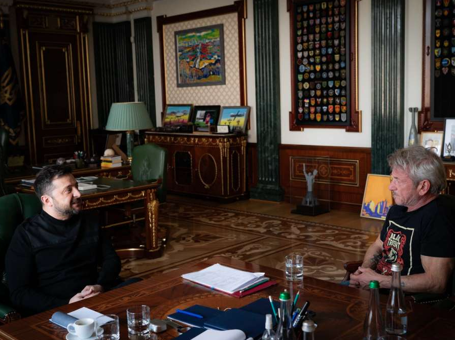 Sean Penn dobio Oscara napravljenog od oštećenog vagona iz Ukrajine