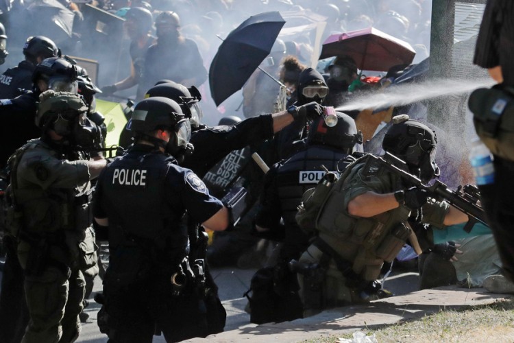 Seattle kao ratna zona: Gore zgrade, sukobi policije i demonstranata