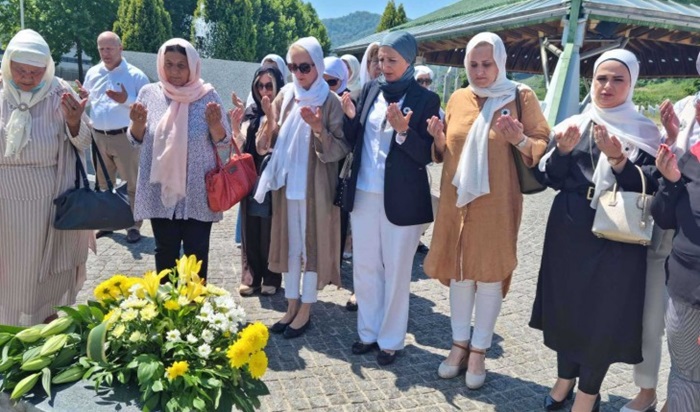 Sebija Izetbegović predvodila delegaciju žena SDA u posjeti Srebrenici