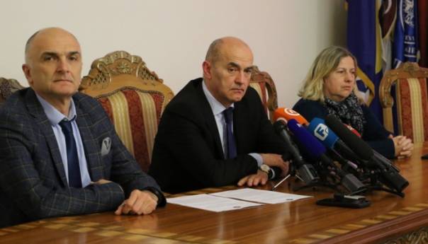 Sebiji Izetbegović Senat UNSA stavio van snage zvanje redovne profesorice