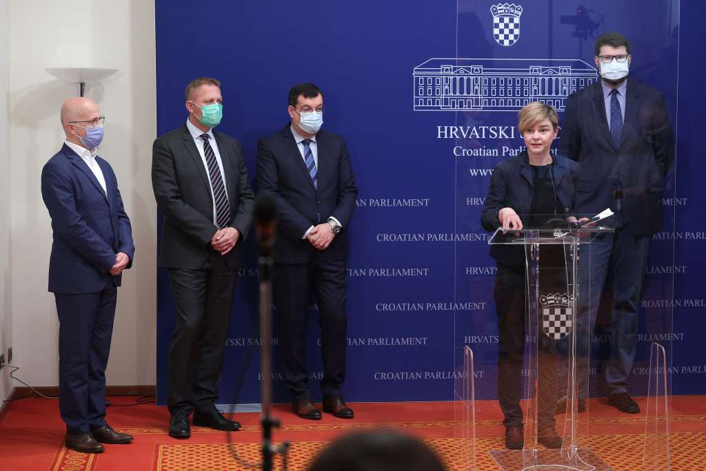 Sedam klubova lijevo-liberalne oporbe uputilo zahtjev za raspuštanje Sabora RH