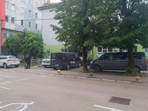 Sedam policajaca iz Sanskog Mosta uhapšenih u akciji "Kocka" vraćeni na posao