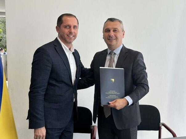 Sedić i Dizdar potpisali ugovor o dodjeli federalnih sredstva za povratnička naselja u Bihaću