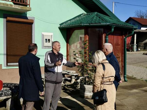 Sedić u posjeti bihaćkim farmerima, prioritet oni koji proizvode i zapošljavaju
