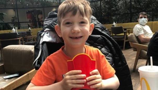 Sedmogodišnjem Anelu potrebna je naša pomoć kako bi se operisao u Turskoj