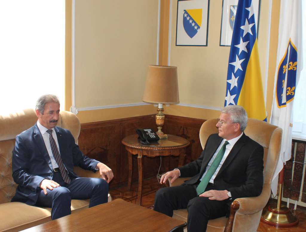 Šefik Džaferović primio palestinskog ambasadora Namouru