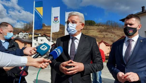 Džaferović proglašen počasnim građaninom općine Bužim