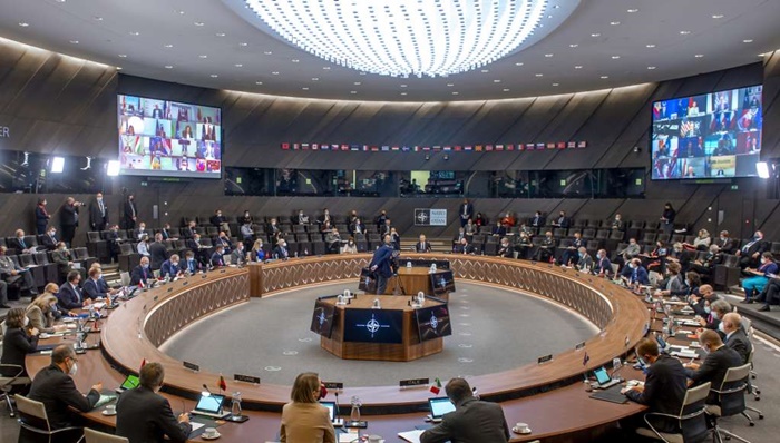 Šefovi diplomatija NATO-a nastoje suziti razlike oko članstva Ukrajine u alijansi