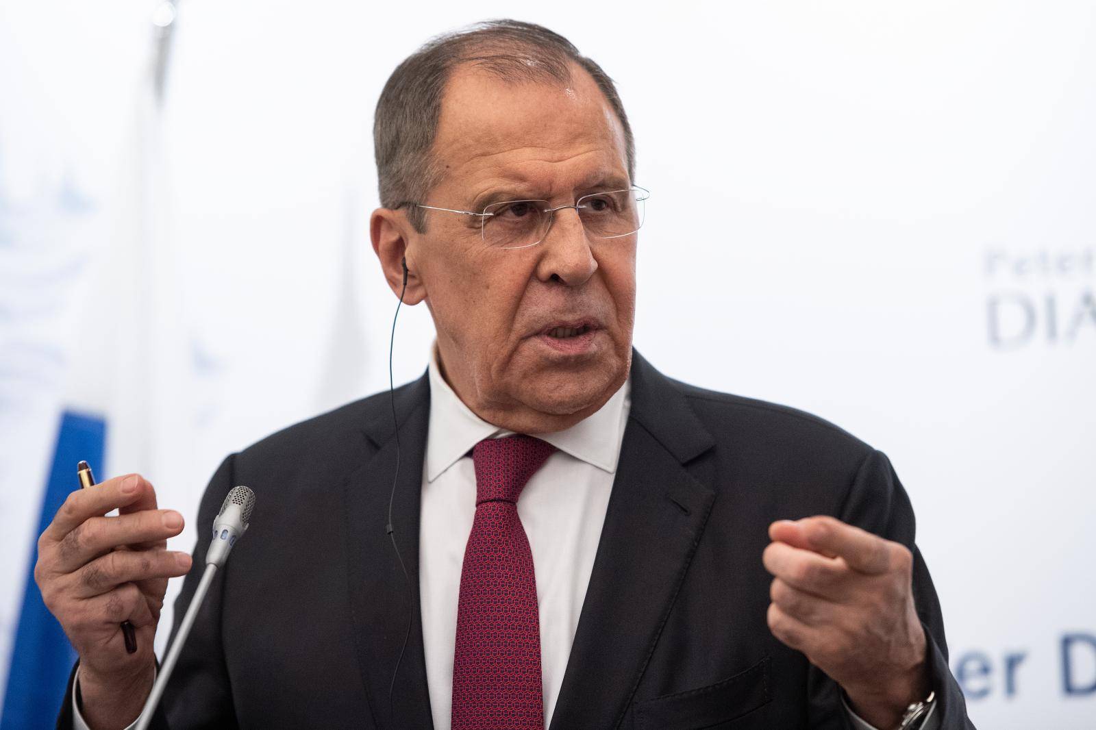 Lavrov: Pod hitno je potrebno formirati novu vladu u Afganistanu
