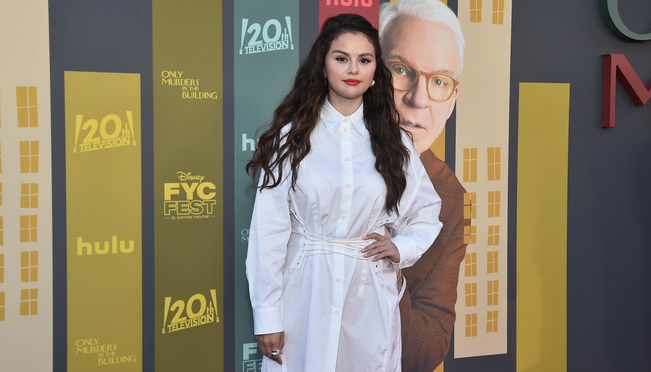 Selena Gomez u LA-u zablistala u netipičnom bijelom izdanju