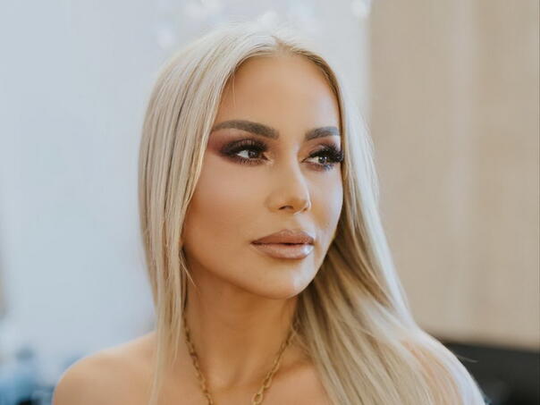 Selma Bajrami slikom s modricama promovisala spot