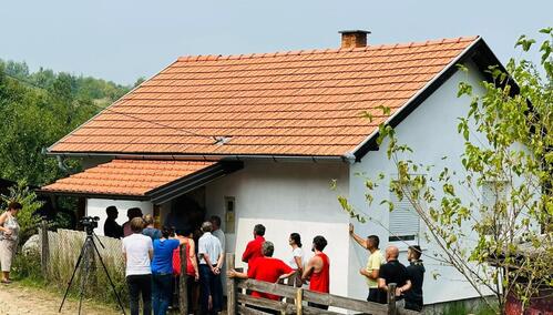 Selo kod Lukavca: Jedna žena nađena svezana, druga nestala