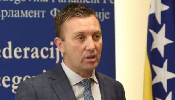 Senaid Begić podnio ostavku na sve stranačke funkcije u SDP BiH