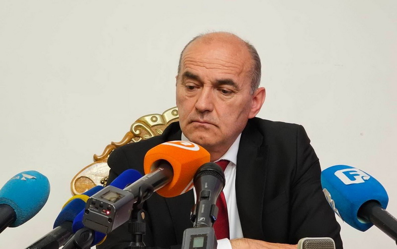 Senat UNSA sa 30 glasova izglasao poništenje doktorata Sebiji Izetbegović