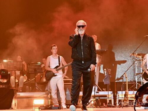 Senidah osvojila Sarajevo: Spektakl uz podršku Merlina i poruke solidarnosti