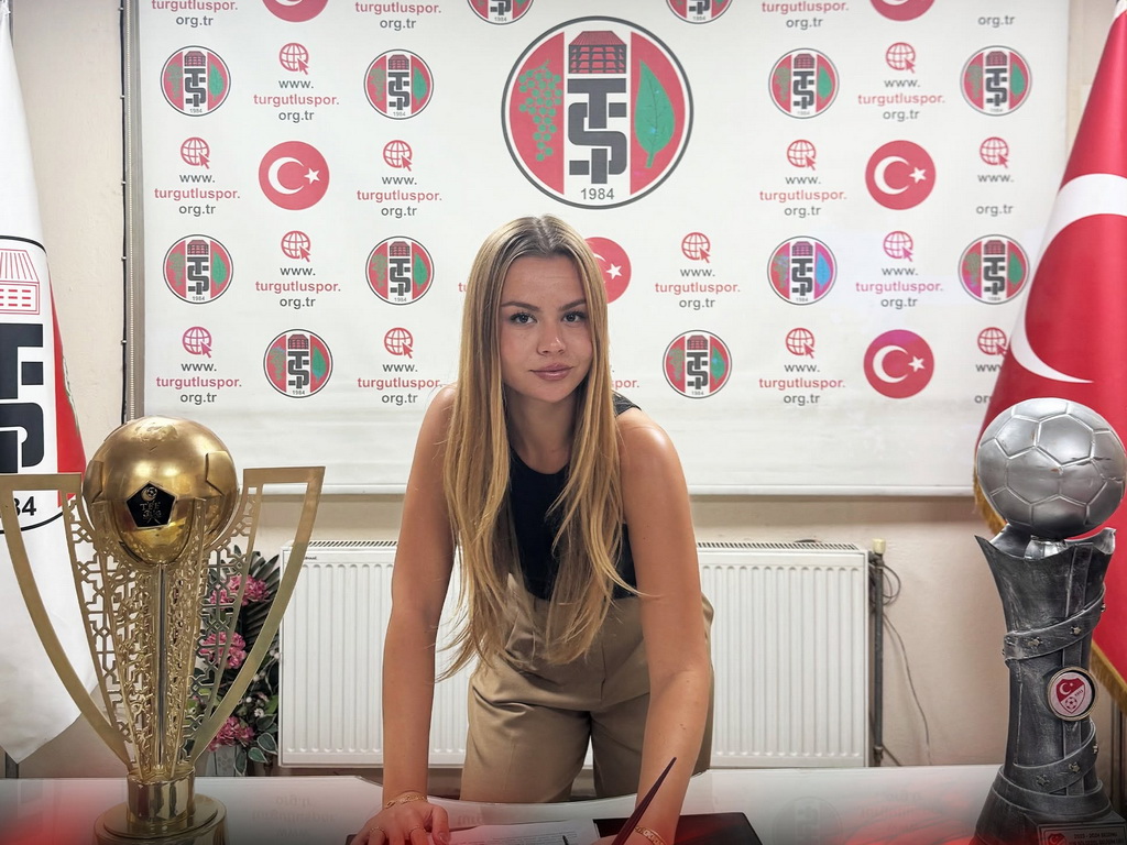 Senzacija iz Turske: 22-godišnja Zeynep prva žena na klupi Turgutlusspora