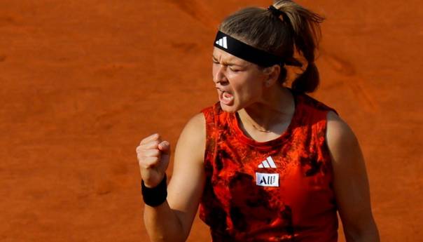 Senzacija u polufinalu: Muchova nakon više od tri sata izbacila Sabalenku