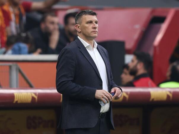 Sergej Jakirović preuzeo engleski klub, predstavljen je uz zastave BiH