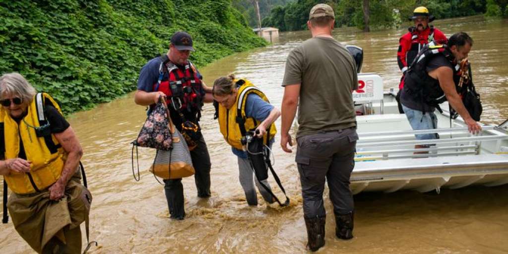 Šesnaest osoba smrtno stradalo u poplavama nakon obilnih kiša u državi Kentucky