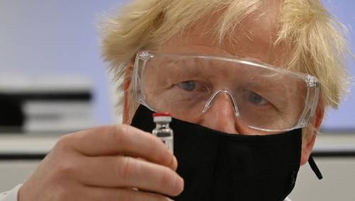 Britanija počela davati Astra Zeneca / Oxford vakcinu