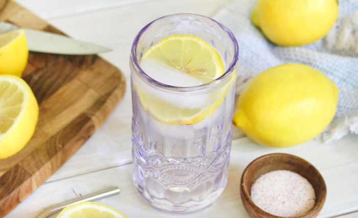 Šest dodataka uz koje voda čini čuda za probavu