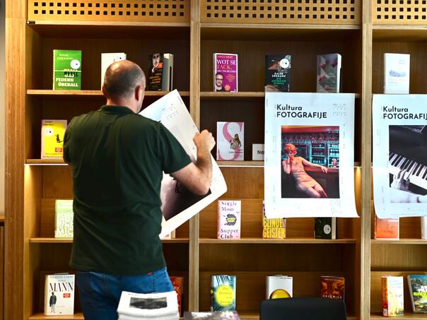 Šesti dan Sarajevo Photography Festivala: Fotografija između arhiva, priče i performansa