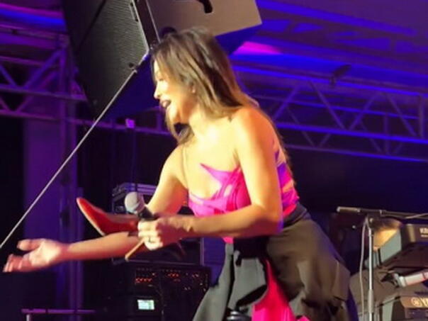 Severini na pozornicu doletjela štikla dok je pjevala pjesmu 'Moja štikla'