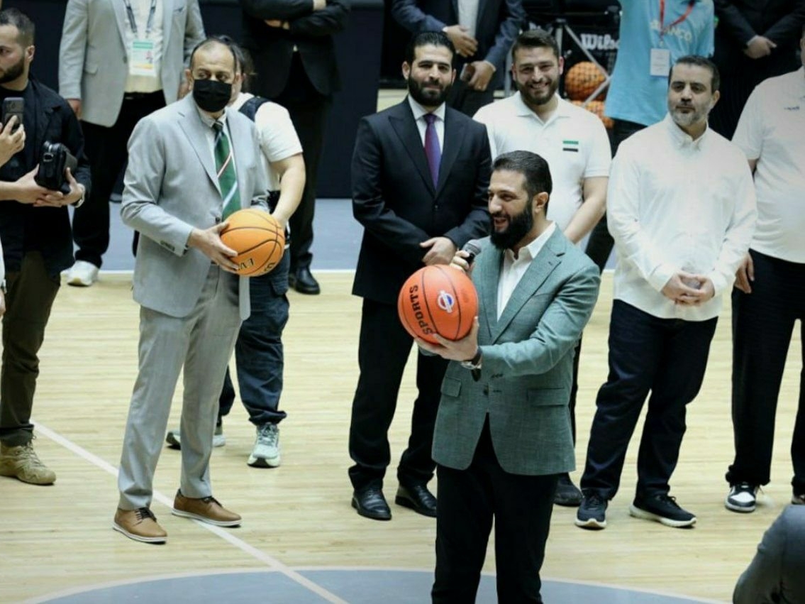 Sharaa šutirao na koš uoči prijateljske utakmice u Damasku