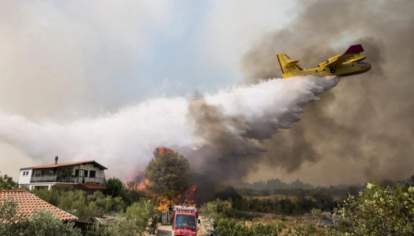 Šibenik: Poziv stanovnicima da pomognu u gašenju požara