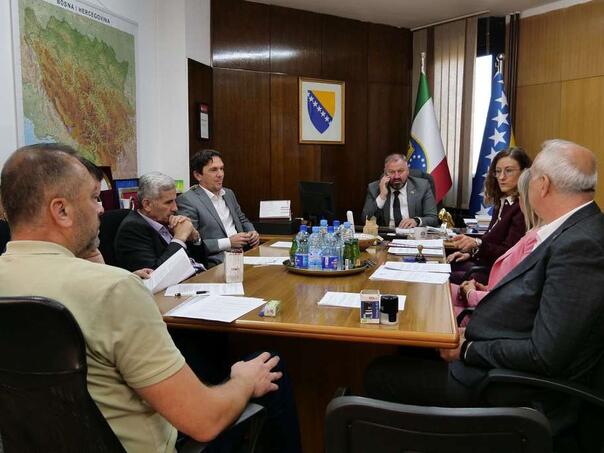 Šibonjić potpisao nove ugovore za subvenciju izgradnje poslovnih zona u ZDK