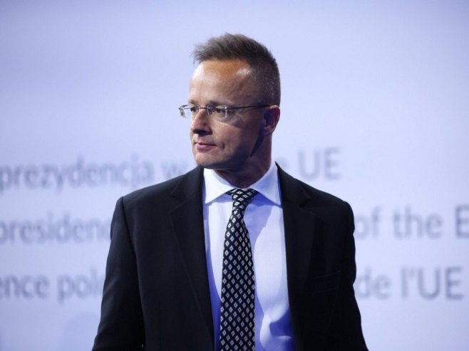 Sijarto optužio EU: Miješaju se u mađarske izbore