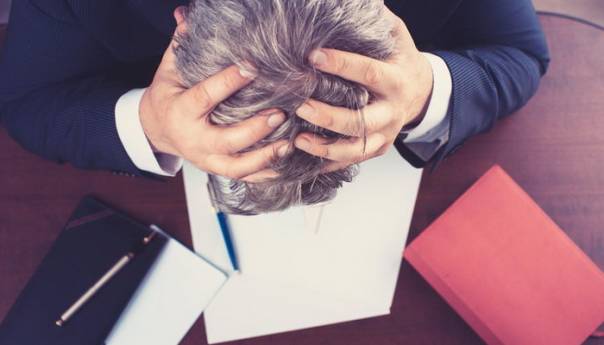 Sijedu kosu ne izaziva stres