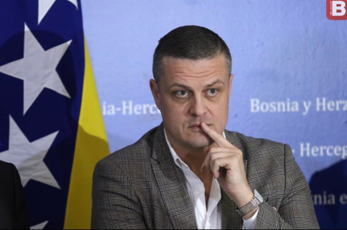 Sila nad manjinom pokazuje slabost, nikako moć, a oni koji šute su saučesnici