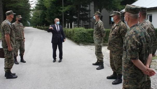 Šiljegović posjetio Centar za osnovnu obuku Komande za obuku i doktrinu OSBiH