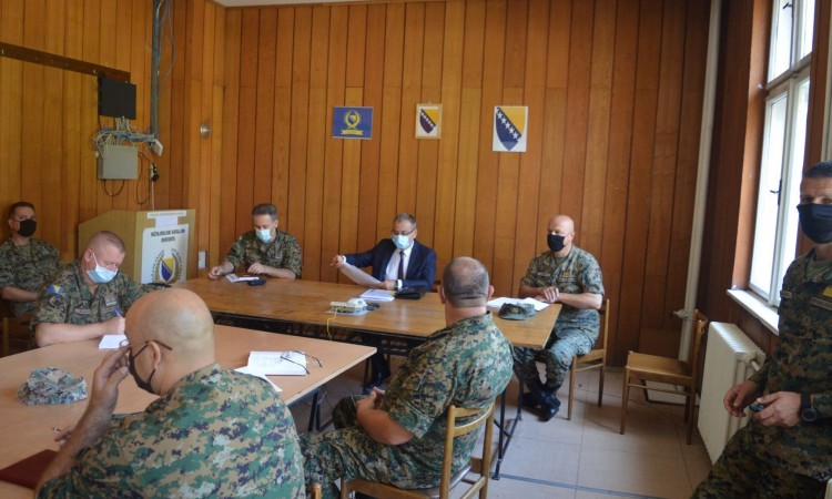Šiljegović posjetio jedinice OSBiH u Derventi i Gornjim Božinovcima