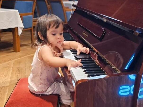 Sin Đorđa Balaševića objavio fotografiju kćerke: 'Na koga li je? Gleda Sarajevo...'