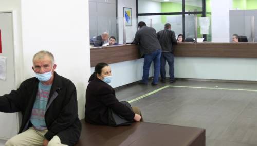 Sindikat državnih službenika traži od Vlade KS jasne instrukcije