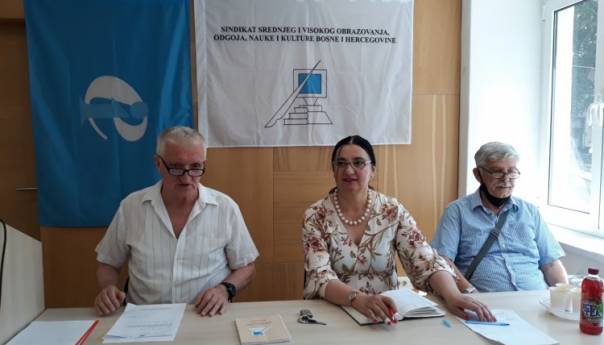 Sindikat KS: Nema nastave ako ne bude vakcine za prosvjetne radnike