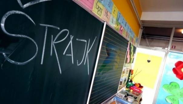 Sindikat obrazovanja KS traži održavanje štrajka upozorenja