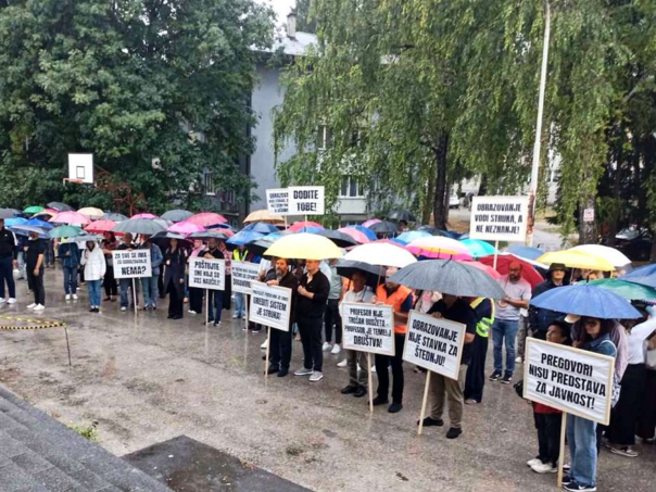 Sindikat srednjeg obrazovanja USK najavio generalni štrajk ukoliko izostane dogovor s Vladom