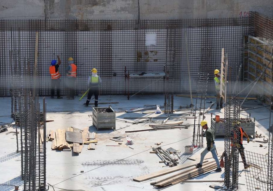Sindikat u Srbiji traži zabranu rada na vrućinama: Jasna pravila na 36+ stepeni