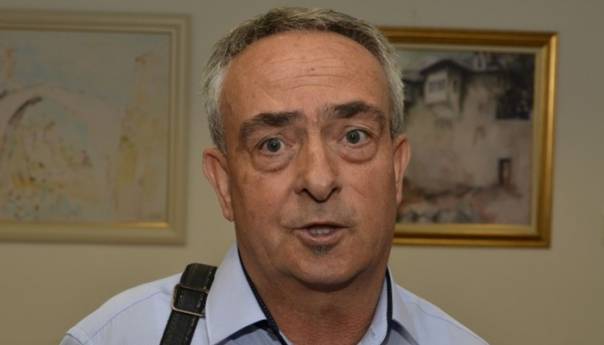 Sindikata učitelja HNK: Projekt 'Jedan predmet - jedan udžbenik' nelogičan