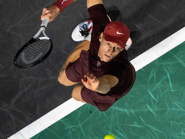 Sinner lako do polufinala Mastersa u Parizu