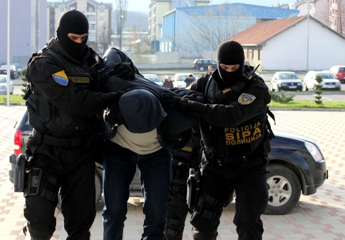 SIPA hapsi službenike UIO BiH, pretresi na šest lokacija