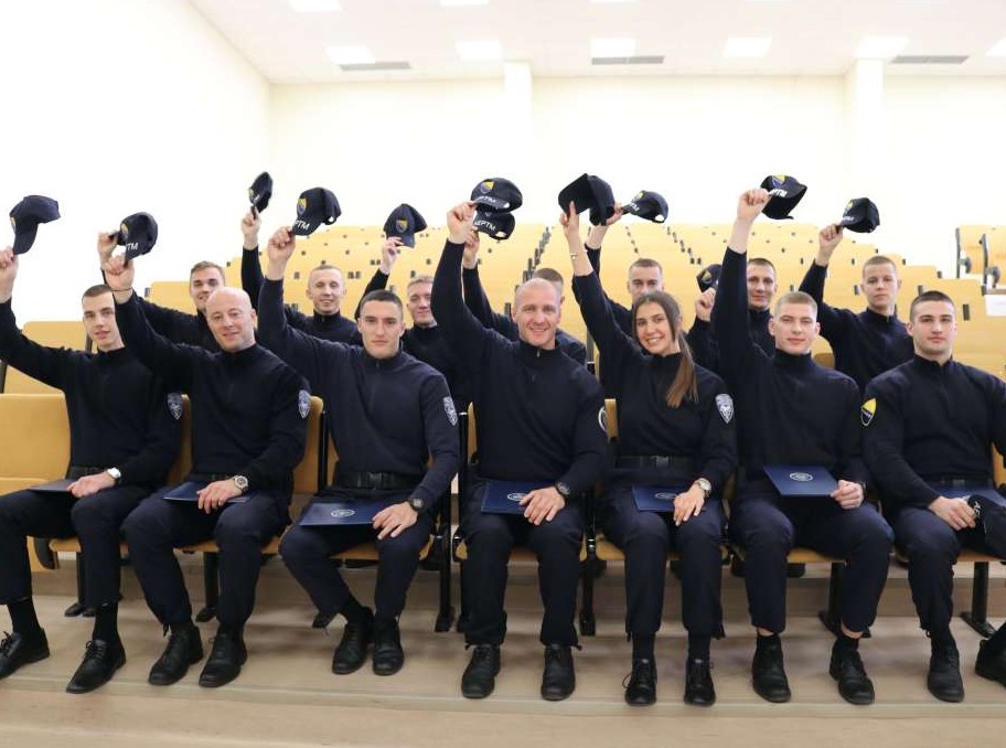 SIPA jača za 14 kadeta, promovirani u čin policajca