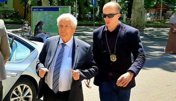 SIPA nije uhapsila Fikreta Abdića, samo mu uručen poziv