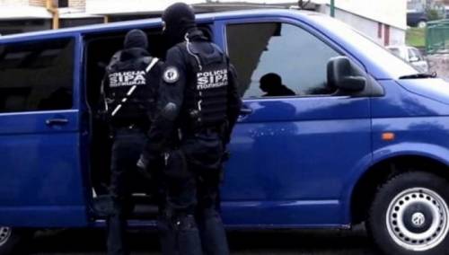 SIPA oduzima dokumentaciju Ministarstva obrazovanja USK