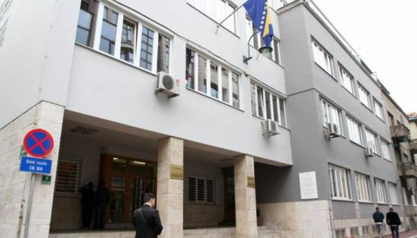 SIPA pretresa prostorije CIK-a