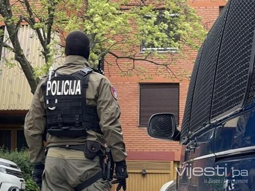 SIPA pretresa u Kaknju zbog "primanja i davanja dara"